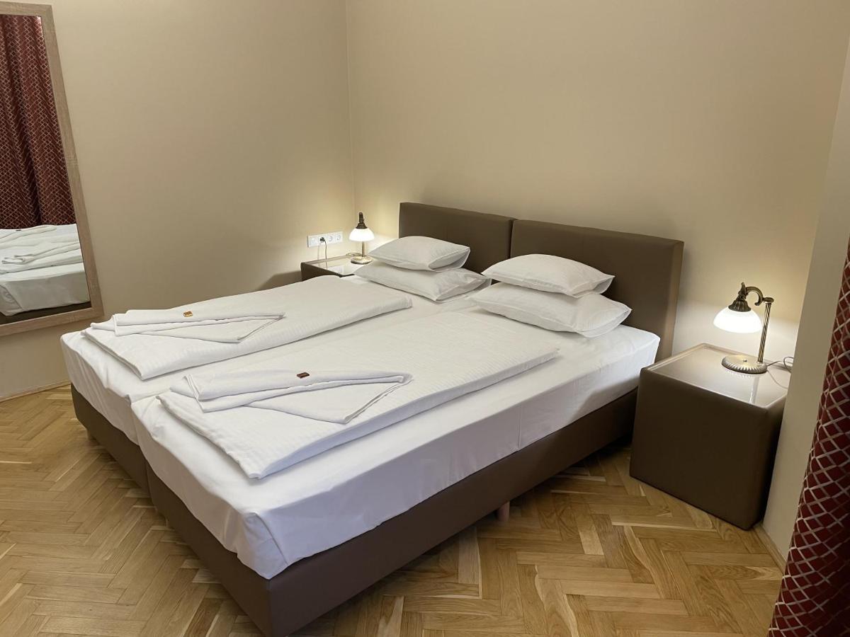 Dozsa Apartman Szeged Bagian luar foto