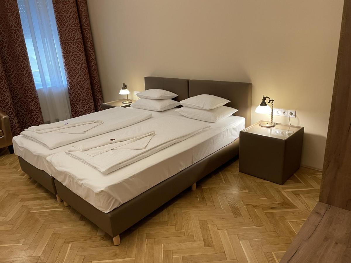Dozsa Apartman Szeged Bagian luar foto