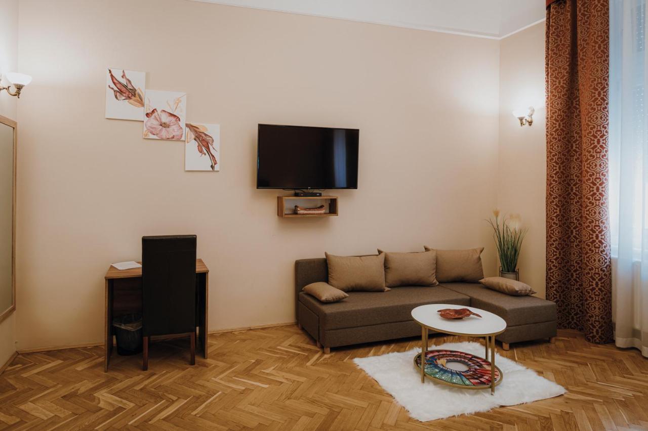 Dozsa Apartman Szeged Bagian luar foto