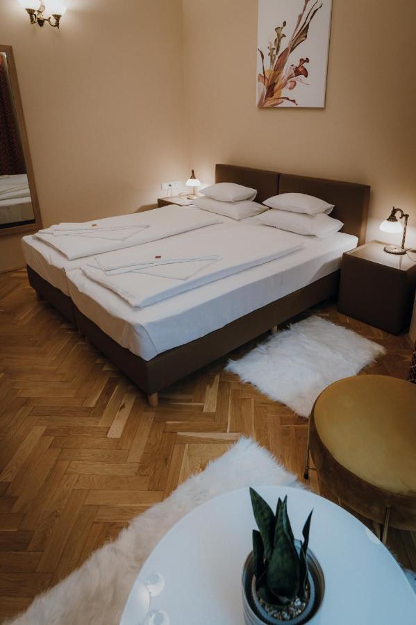 Dozsa Apartman Szeged Bagian luar foto