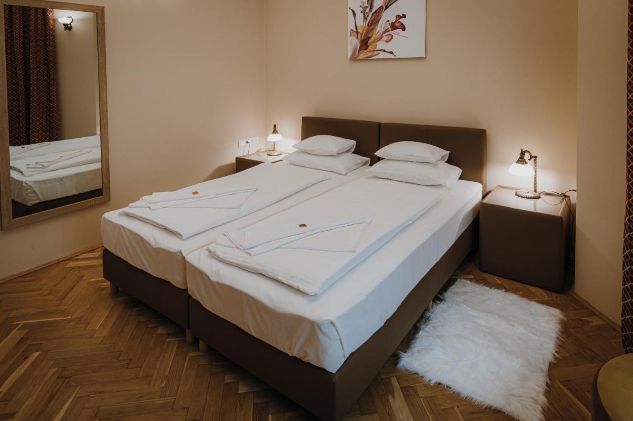 Dozsa Apartman Szeged Bagian luar foto