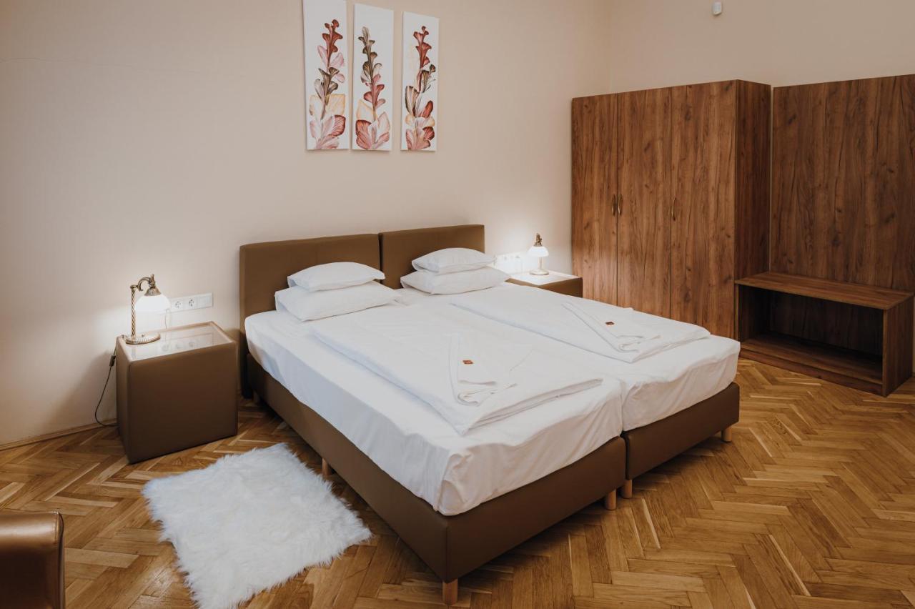 Dozsa Apartman Szeged Bagian luar foto